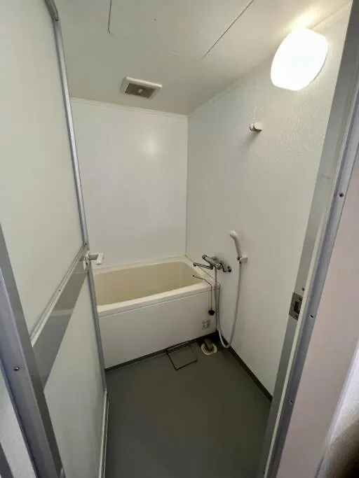 ２ Beds. Comfortable . Dotonbori / Kuromon Market. 大阪